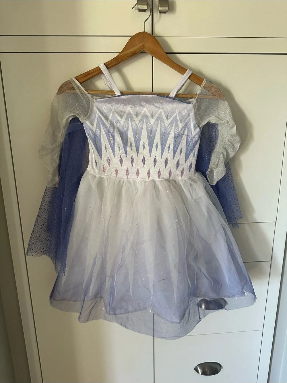 Disney Frozen II Elsa Costume white and purple 4-6X with lights and battery pack